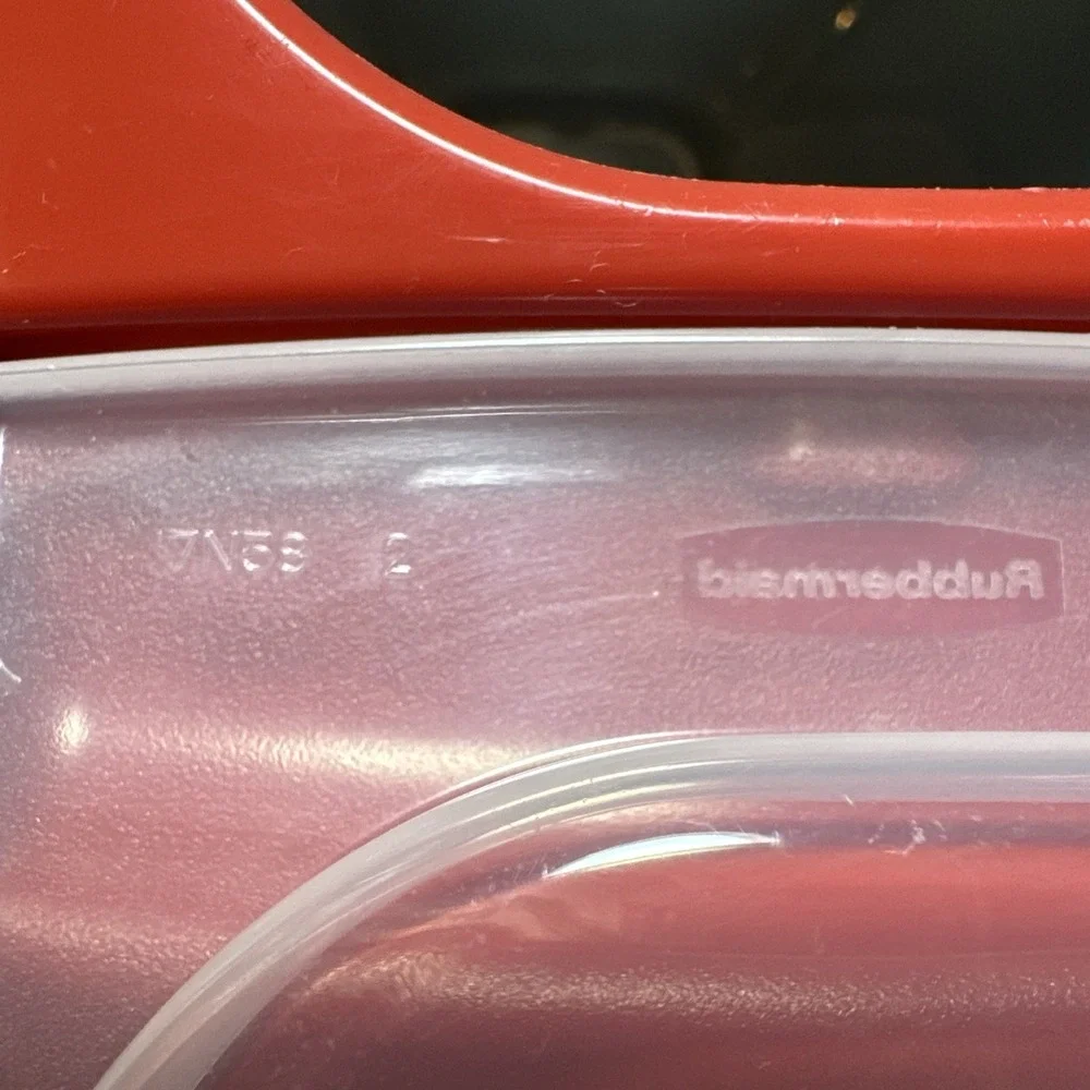 Rubbermaid preowned 22
